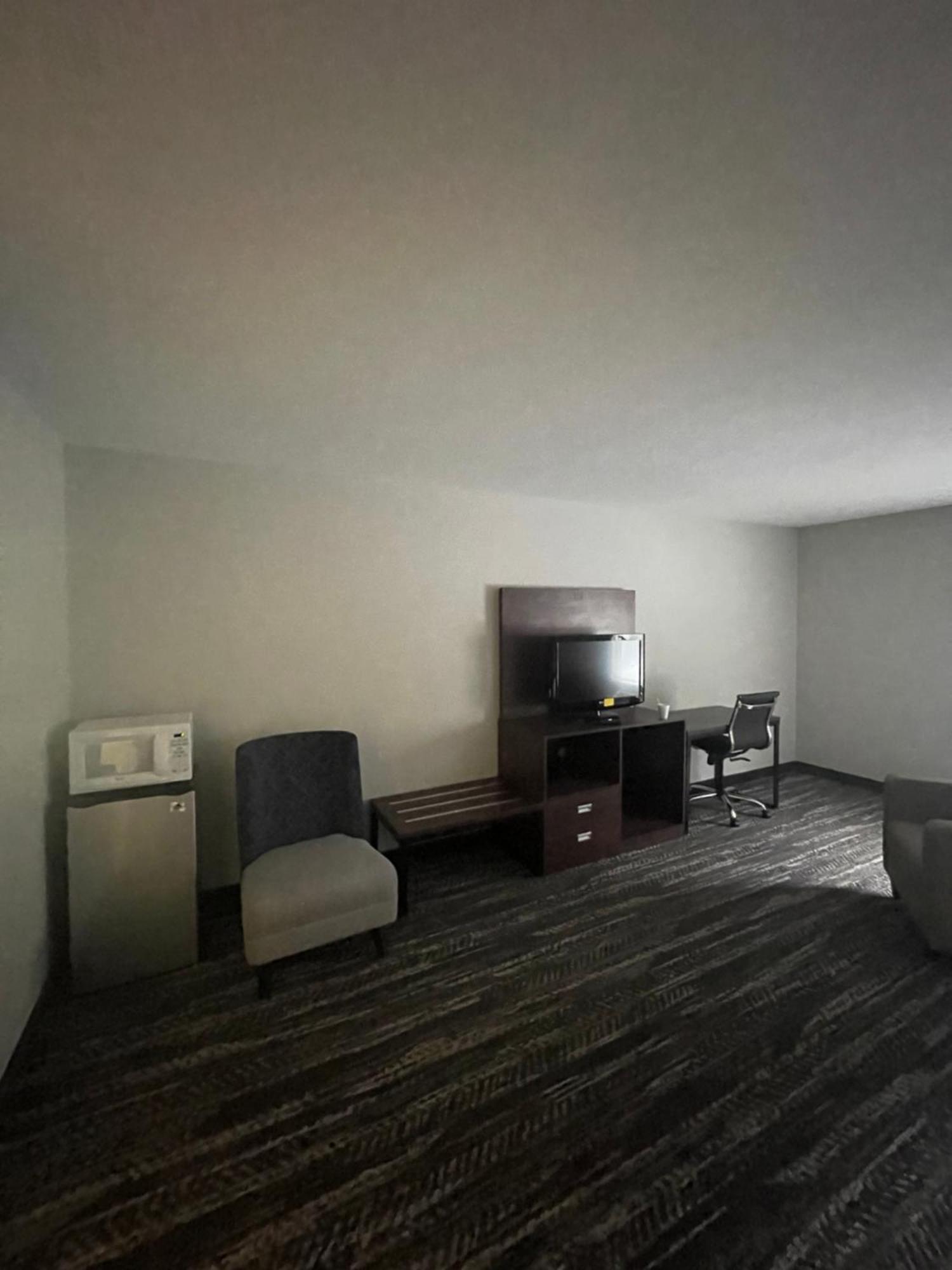 Hotel Clarion Pointe-Dillard Near Blue Ridge Mountains Exterior foto