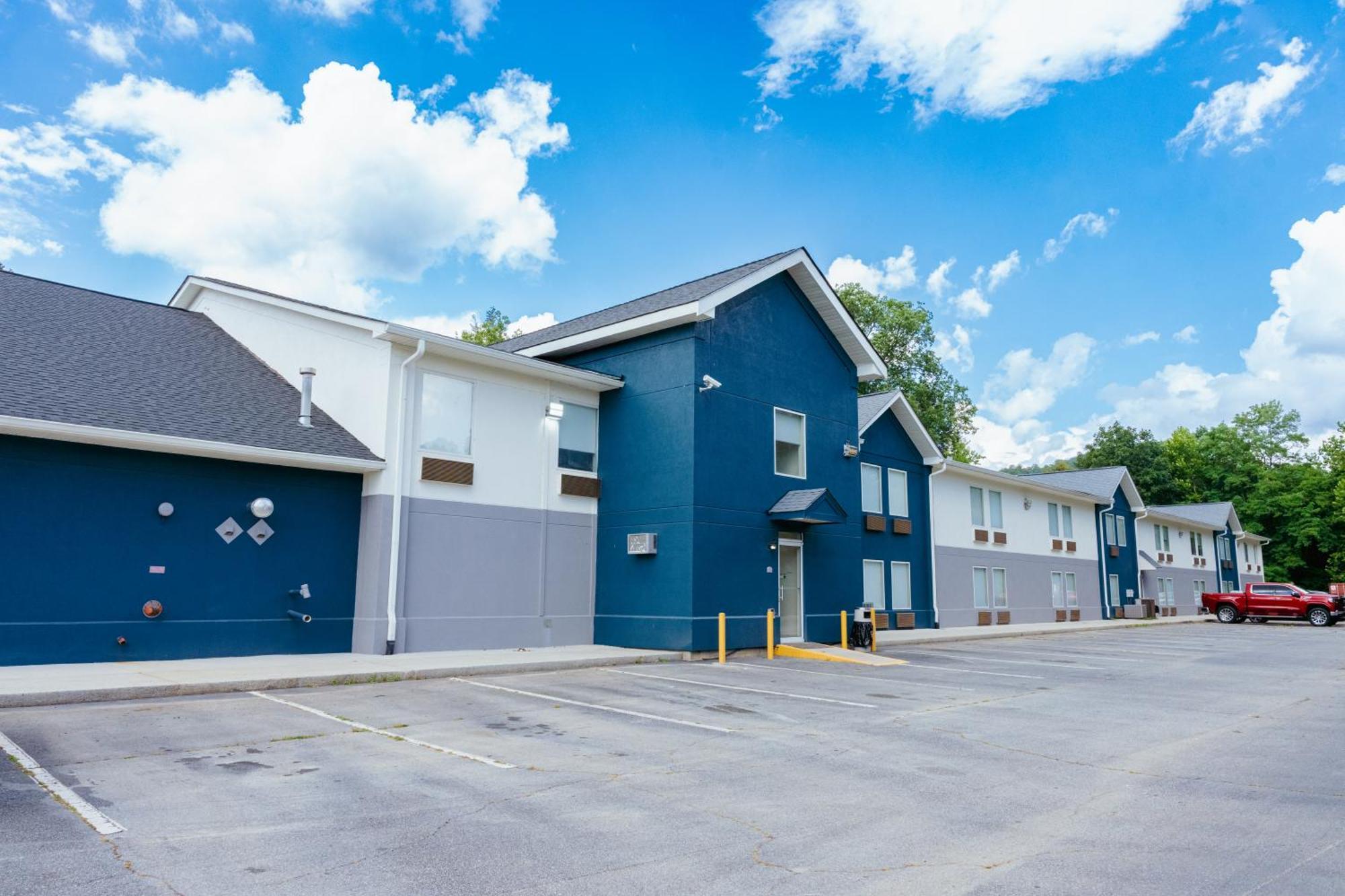 Hotel Clarion Pointe-Dillard Near Blue Ridge Mountains Exterior foto
